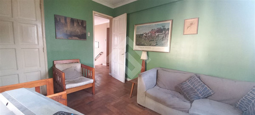 Casa En Venta De 5 Dorm. En Ñuñoa