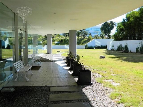 Apartamento Venta/ Alquiler Anual. Punta Del Este.
