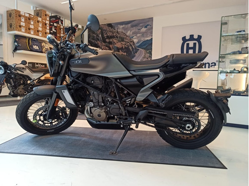 Imagen 2 de 21 de Husqvarna Svartpilen 701 Concesionario Oficial Palermo Bikes