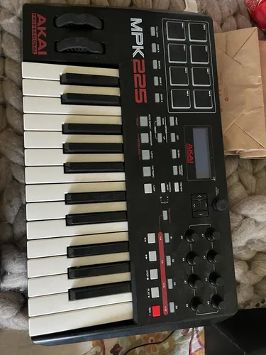 comprar Akai Mpk 225