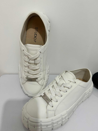 Tenis Blancos Studiof Modelo 2023