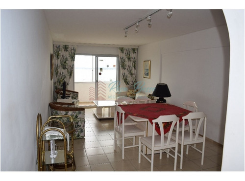 Apartamento En Peninsula, 2 Dormitorios *- Ref: 760