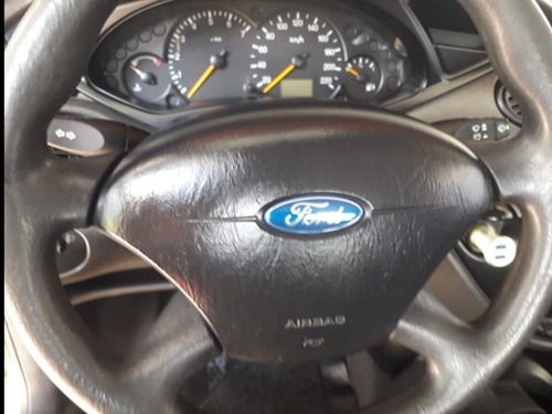 Ford Focus 1.6 Edge Mp3 2008