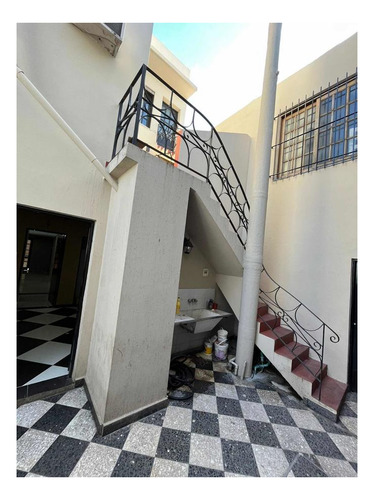 Imagen 8 de 29 de Casa En Venta - 6 Dormitorios 5 Baños - 300mts2 - Tablada