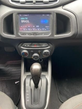 Imagem 9 de 10 de Chevrolet Onix 1.4 Ltz Spe/4 (aut) 2015/2015 Branco