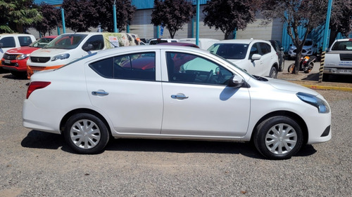 Imagen 4 de 20 de Nissan Versa 2020
