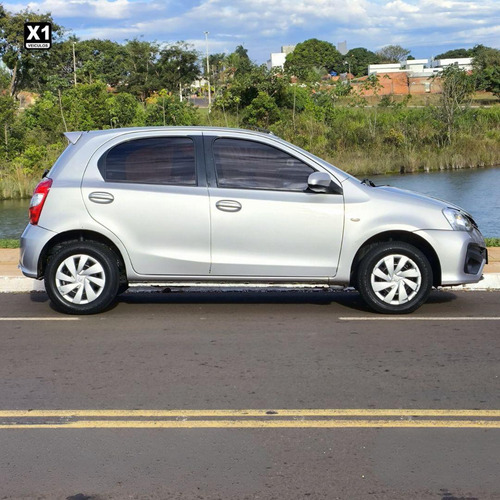 Toyota Etios Hb Xs 15 Mt