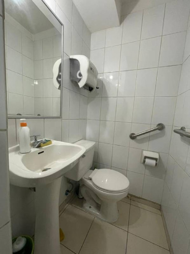 Imagen 5 de 12 de Oficina En Venta, Excelente Ubicación