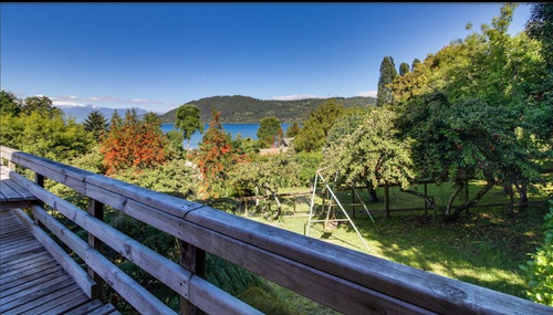 Dos Casas Con Espectacular Terreno En Lago Calafquen
