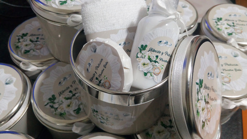 Souvenirs Lata + Toalla + Jabon + Gel Personalizado X 10