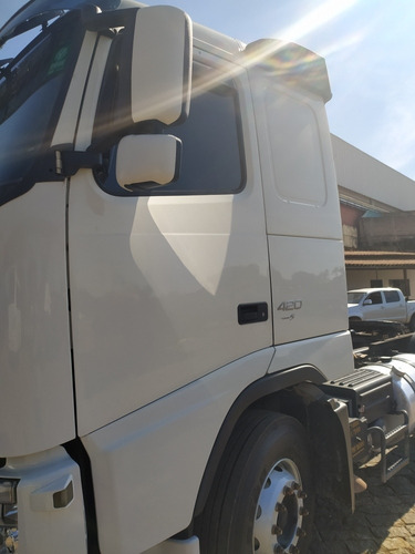Imagem 2 de 7 de Volvo Fh Branco Toco 420 S.chift Toco