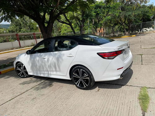 Imagen 2 de 8 de Nissan Sentra Sr Bi-tono Cvt