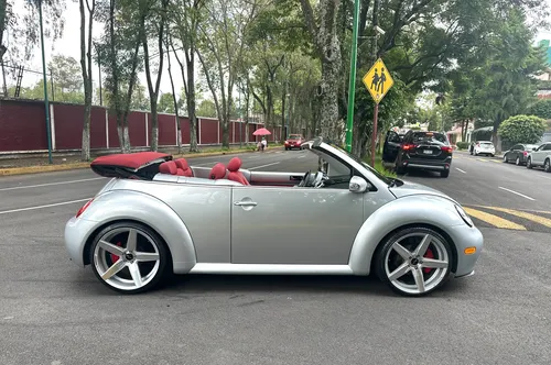 Volkswagen Beetle 2.0 Cabrio Turbo 5vel Piel Mt