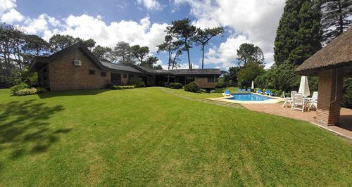 Venta Importante Residencia En El Corazón De La Mansa, Punta Del Este [código 1203gf]