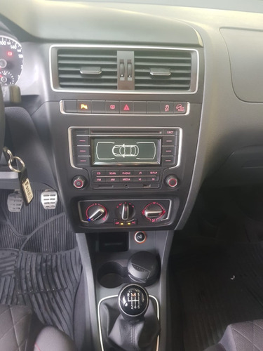 Volkswagen Suran Cross Highline 2015 Forestcar Balbin #5