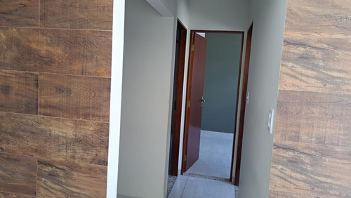 Casa Com 3 Dorms, 1 Wc, Sala E Cozinha Integradas E Garagem.