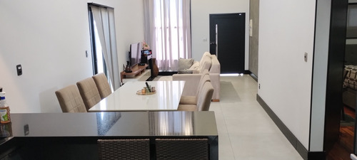 Casa Condomínio Fechado 2 Dorms Com Suite E Dois Ar Condicio