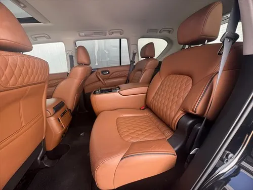 Infiniti QX80 5.6 4WD 8 pasajeros At