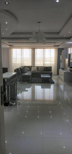Imagen 2 de 30 de Apartamento En Arivana Plaza