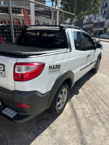 Fiat Strada 1.4 Hard Working Cab. Dupla Flex 3p