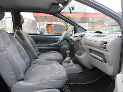Renault Twingo DYNAMIQUE 1200CC MT AA