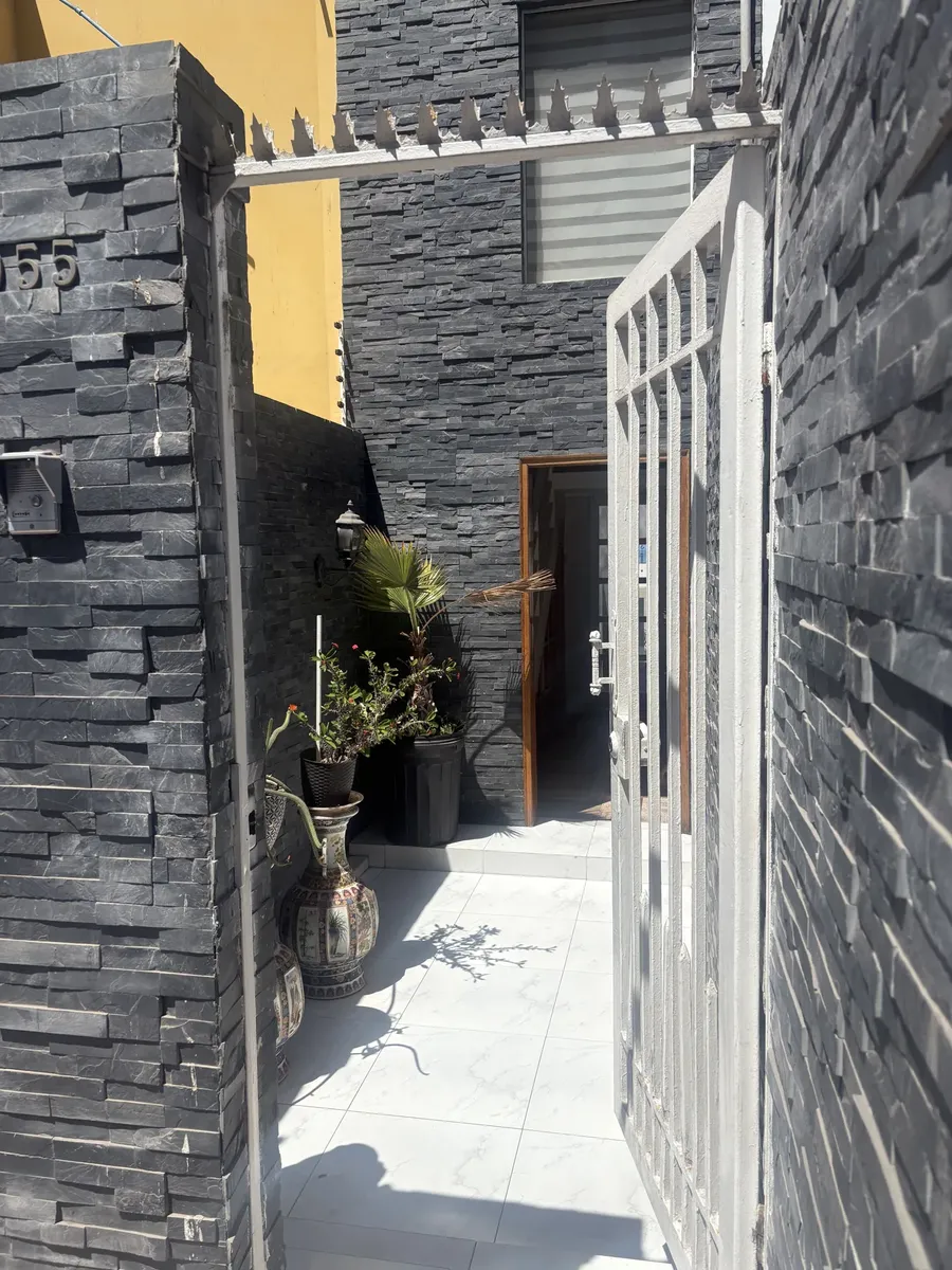 Imagen 1 de 20 de Vendo Hermosa Casa Frente A Playa Huayquique