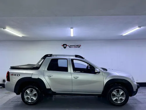Renault Oroch 2.0 intens 4x4 mecanica (financiamiento) 1 dueño