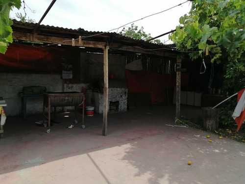 Imagen 9 de 14 de Casa Un Pisos, Solida, En Pasaje Interior