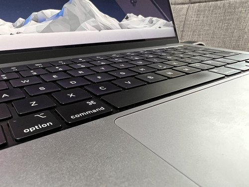 Macbook Pro 14  (2021): Chip M1 Pro