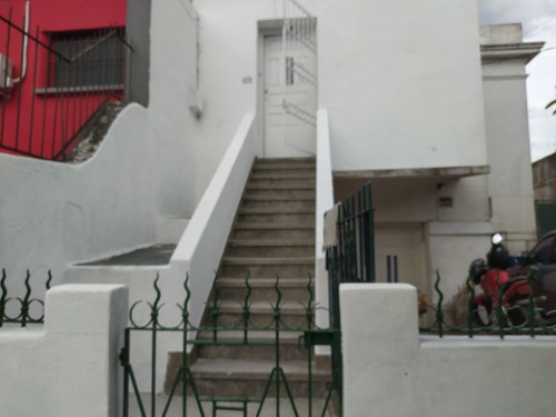 Dueña Vende Casa En Linda Zona De La Teja