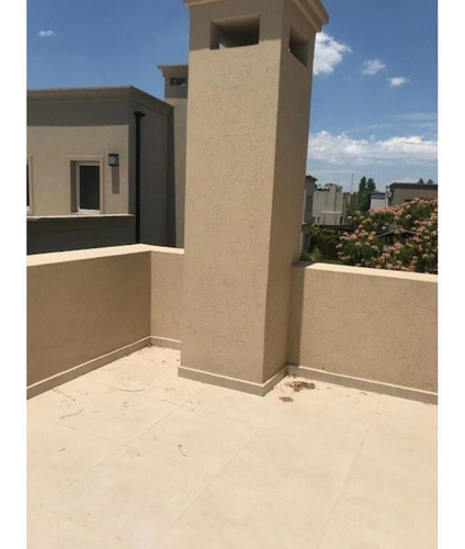 Imagen 21 de 25 de Excelente Casa De 4 Ambientes En Venta En Las Orquideas