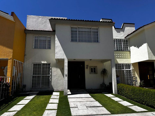 Casa En Renta En Metepec A 1 Cuadra De Av Comonfort Y Tollocan A 5 Min Town Square, En Privada
