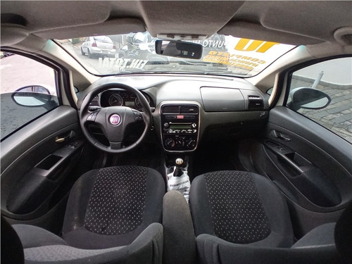 Imagem 5 de 13 de Fiat Punto 1.8 Hlx 8v Flex 4p Manual
