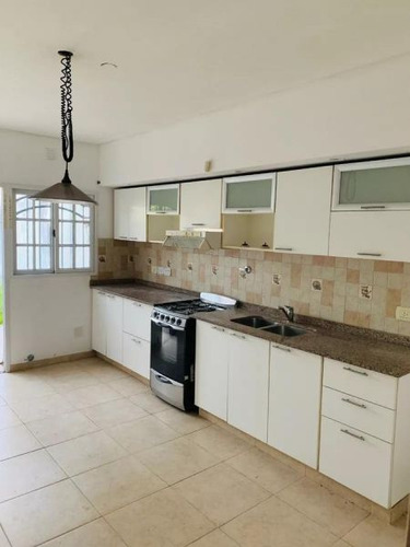Casa En Venta En Haedo