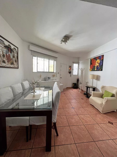 Imagen 2 de 12 de Venta Apartamento 2 Dormitorios Y Garage En Pocitos