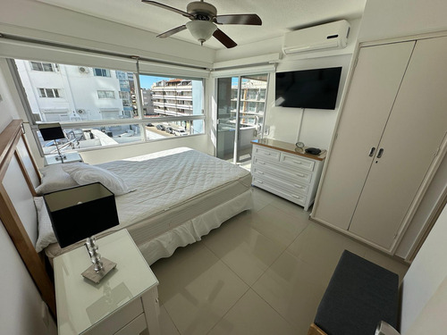 Departamento En Alquiler Y Venta, Peninsula, Punta Del Este.