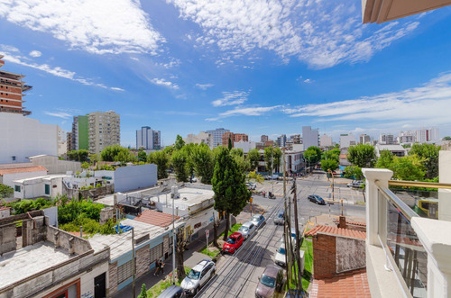 Venta 3 Ambientes C/cochera Y Balcón Al Frente