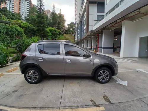 Renault Stepway 1.6 Intense Automática