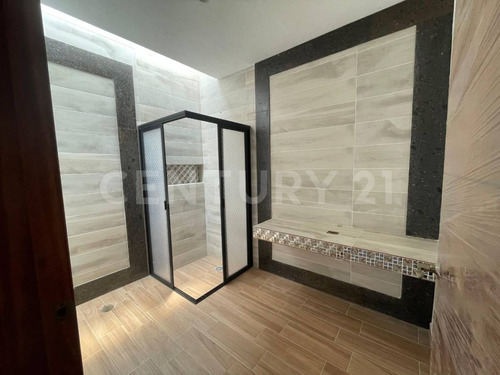 Casa En Venta En Banthí, San Juan Del Río, Querétaro.
