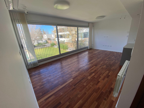 Departamennto En Venta De Tres Dormitorios, City Bell