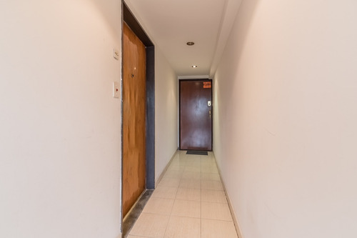 Departamento Tres Ambientes Villa Del Parque Planta Baja A La Calle Con Patio Cerrado