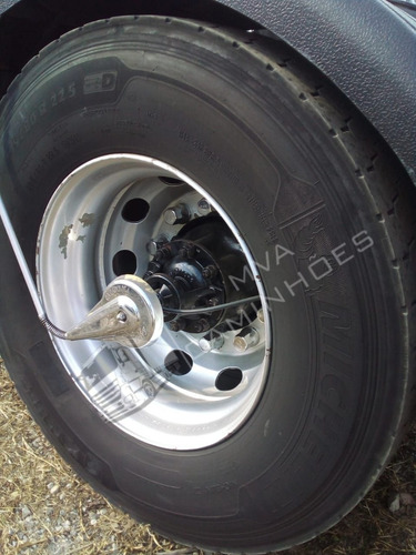 Imagem 11 de 13 de Caminhão Volkswagen 19-330 4x2t
