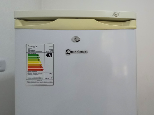 Freezer Vertical Mademsa Mfv-545b 165 L Frío Directo (Usado)
