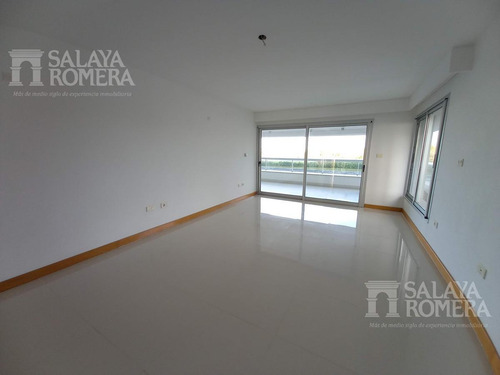 Imagen 12 de 23 de Venta - Playa Brava - 3 Dormitorios Y Servicio