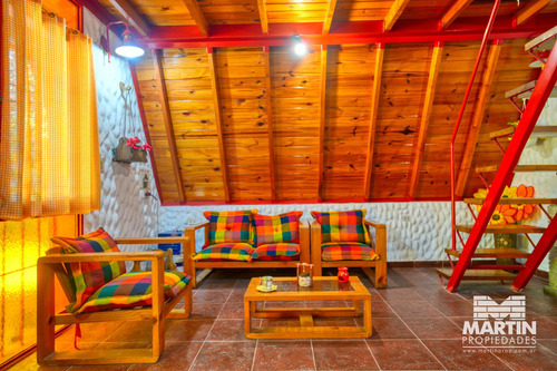 Casa 2 Ambientes, Con Pileta Y Quincho Con Parrilla.