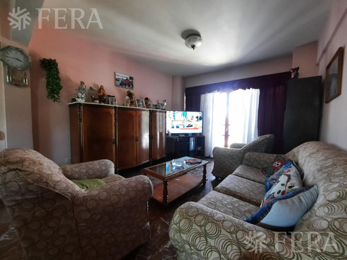Venta De Casa De 5 Ambientes Con Cochera Y Local En Lanús Oeste