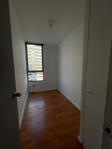 Arriendo Depto 2 Dorm. En Calle Santa Isabel