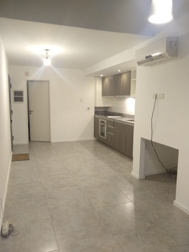Imagen 1 de 9 de Departamento De 2 Amb Al Frente En Vicente Lopez