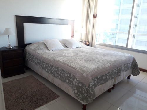 Imagen 28 de 30 de Apartamento En Venta, Edificio A Metros De Playa Brava