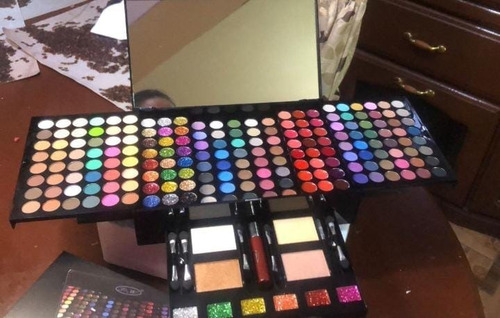 Kit De Maquillaje Piano P&w 195p Set Sombras Bases